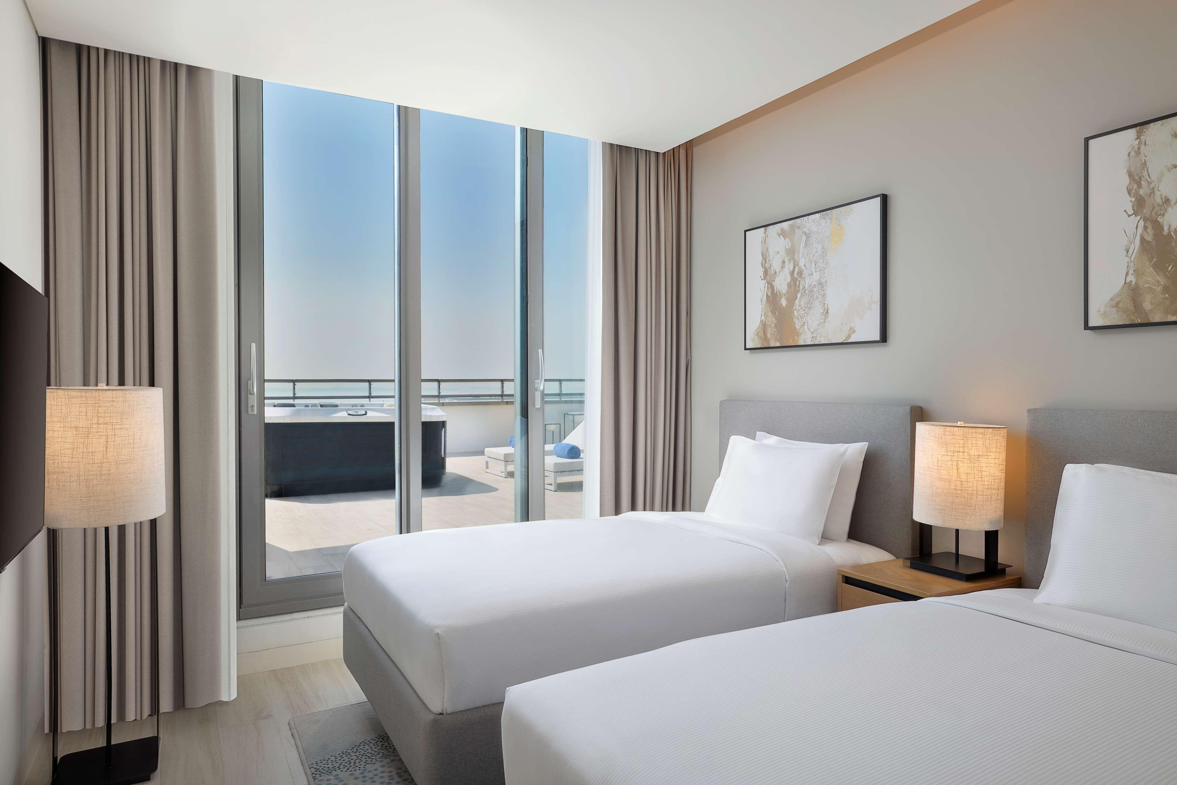 Doubletree By Hilton Abu Dhabi Yas Island Residences Экстерьер фото