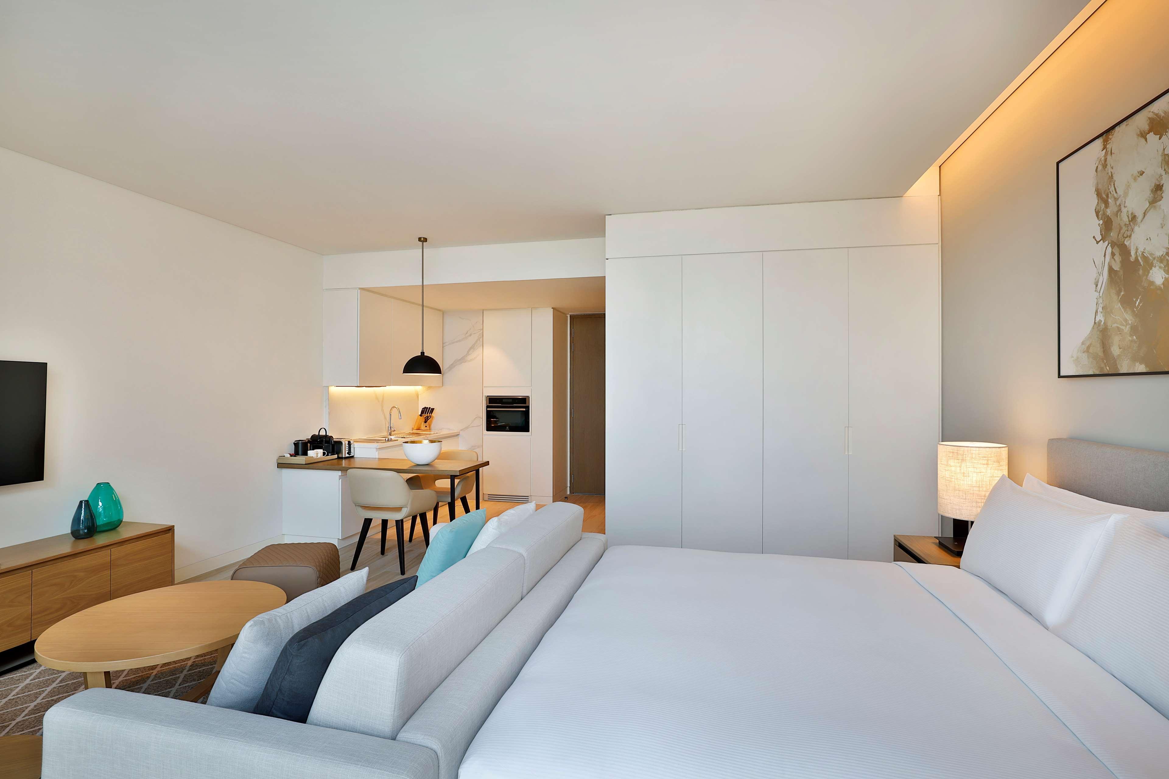 Doubletree By Hilton Abu Dhabi Yas Island Residences Экстерьер фото